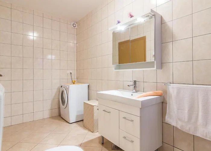 Awesome In Meloni With Sauna Hébergement de vacances