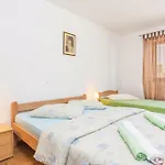 Дом отдыха Awesome In Meloni With Sauna Karojba